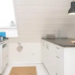 4 Person In *