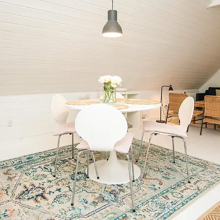 4 Person In 아파트