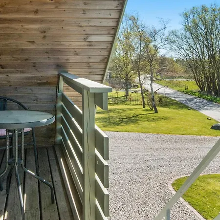 아파트 4 Person In *