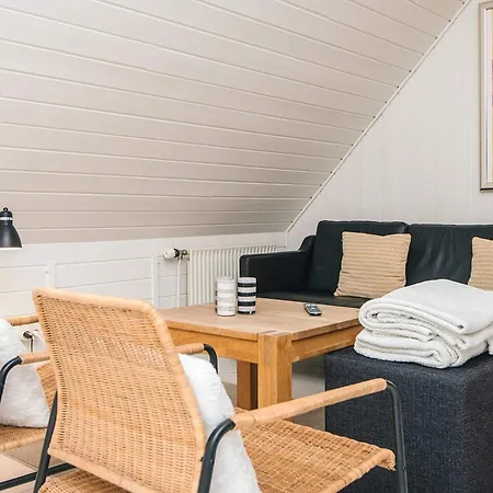 4 Person In 보르콥